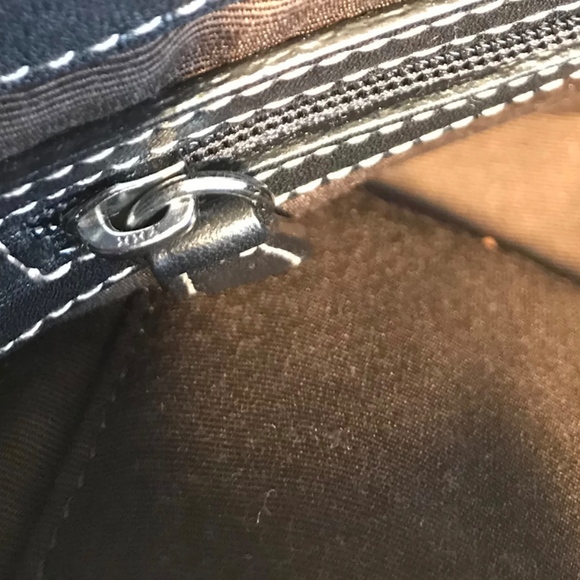 Chic Coach, Black Leather Satchel! - Picture 5 of 8